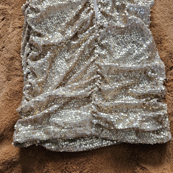 WINDSOR gold Dress - Picture 10 of 12